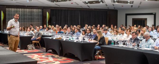 La Asociación Argentina de Sommeliers presentó “La Geografía del Vino”