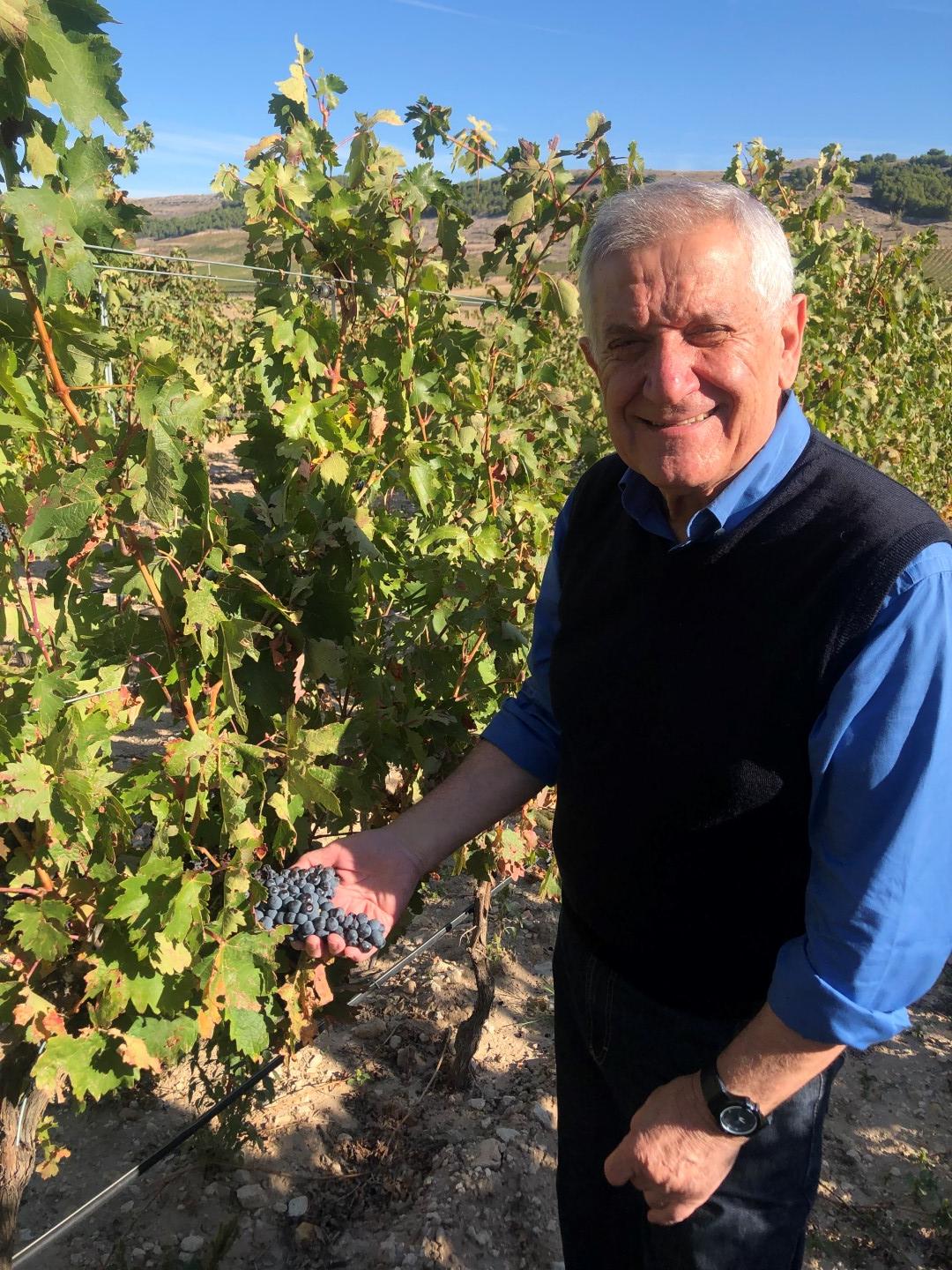 Lanzan la nueva cosecha 2017 de Callejón del Crimen Gran Reserva Sangiovese 3 iniciativa solidaria del empresario bodeguero Ricardo Fernández Núñez (2)