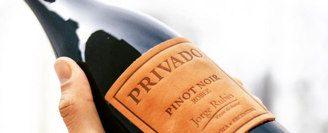 Privado Jorge Rubio Pinot Noir 2020 se suma a la emblemática línea de etiqueta de cuero de la bodega 3 Privado Jorge Rubio Pinot Noir 2020