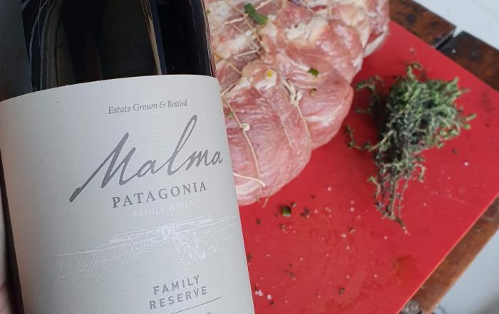 Bondiola Rellena y Malma Reserva de Familia Pinot Noir 2018