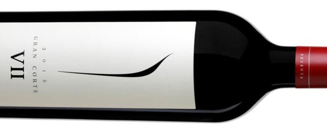 Pulenta Gran Corte 2018, fue elegido como uno de los mejores Bordeaux Blend de la Argentina por el reconocido periodista Tim Atkin