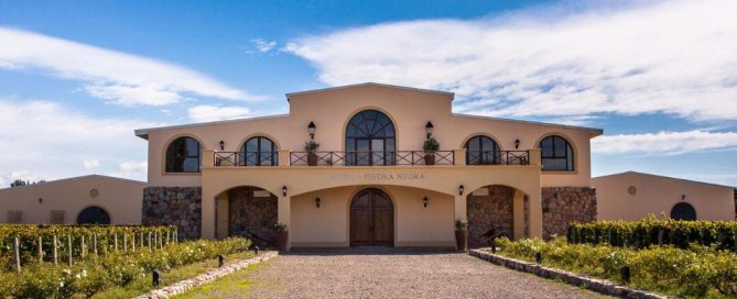 Bodega Piedra Negra: una apuesta por la Argentina que hoy cumple 30 años 1 Bodega Piedra Negra una apuesta por la Argentina que hoy cumple 30 años